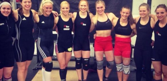 Hópurinn ásamt öðrum keppendum á RIG 2014